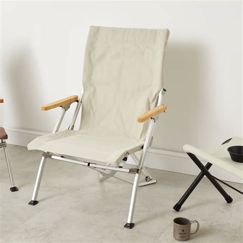 Snow Peak Low Beach Chair 30 Ivory | END. (HK)