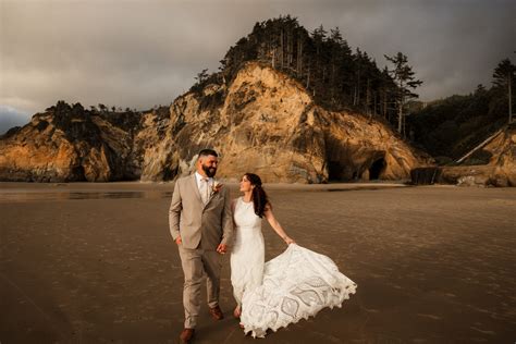 Cannon Beach Elopement | Shannon + Bryan | Cannon Beach Elopement ...
