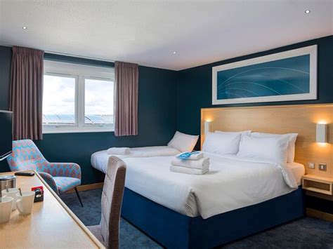 TRAVELODGE BRISTOL CENTRAL - Hotel Reviews, Photos, Rate Comparison ...