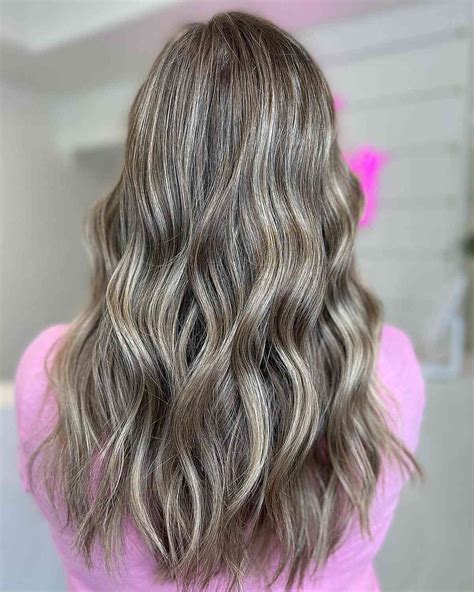 21 Coolest Platinum Blonde Highlights Trending on Instagram