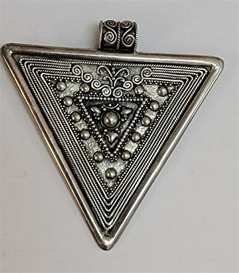 925 Sterling Silver Upside Down Triangle Pendant - Gem