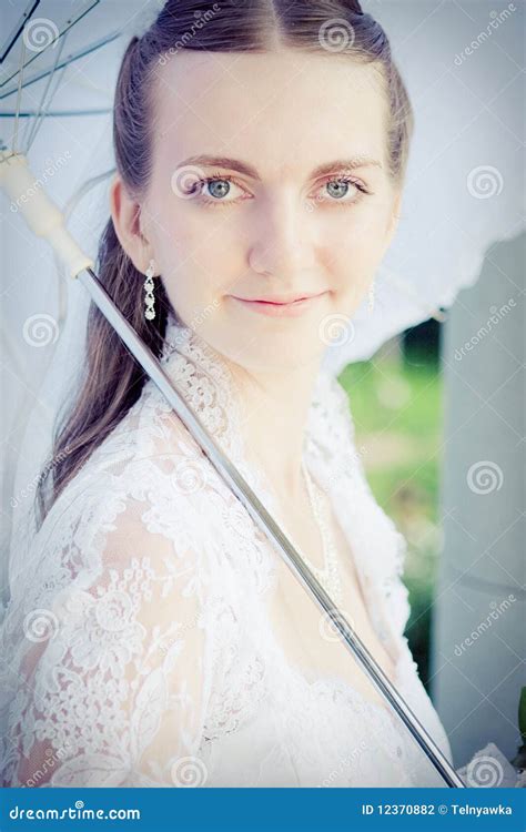 Pretty Bride Woman 的图像结果