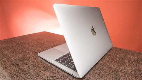 Apple MacBook Pro 15 2017 (2.9 GHz, 560) - Notebookcheck.net External ...