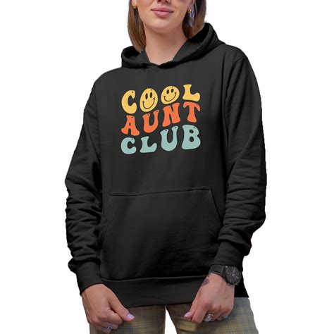 Cool Aunt Club, Auntie or Aunty Themed, Groovy Retro Wavy Text Merch ...