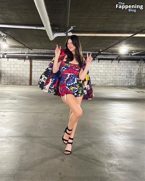 Kira Kosarin Flaunts Her Sexy Legs & Feet (8 Photos) | #TheFappening