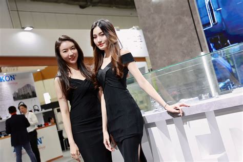 Professional Exhibition Crew Singapore – Skilled Event Staff