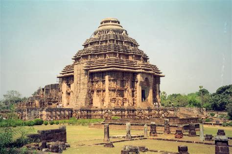 What is the secret of Sundial at Konark Sun temple in India?