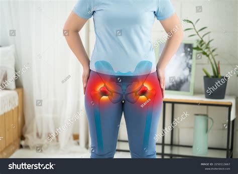 Hip Joint Pain Young Female at Dollie Guth blog