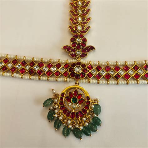 Jadau Kundan Mathapatti - Traditional Bridal Forehead Jewelry | Asp ...