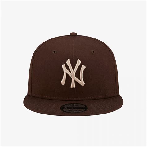 Buy NEW ERA LEAGUE ESSENTAIAL 9FIFTY NY YANKEES BROWN – Superkicks
