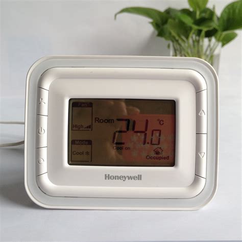 Honeywell Honeywell Central Air Conditioning LCD thermostat panel ...
