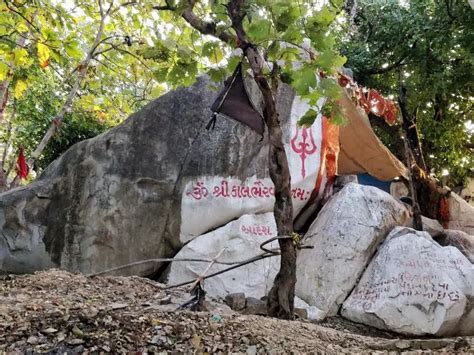 The Aghori Jhuggi On Girnar Mountain – MapRoute Travel Blog