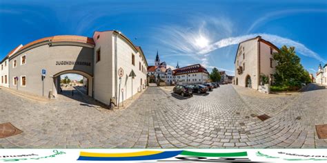 Blick zum Schloss - DJH Jugendherberge Torgau - Wir sind 360 Grad