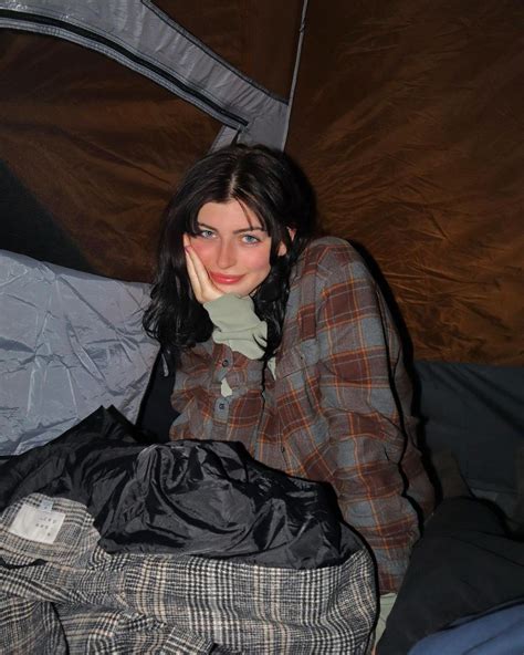 Victoria Estrela biography, 23 Photos, Age, Height, Real Name, Instagram Account 2026