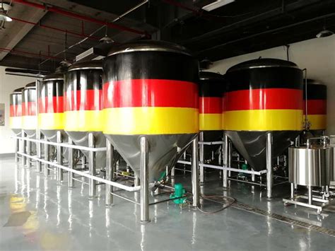 中小型精酿啤酒厂设备3000L发酵罐_山东申晖国际啤酒设备生产厂家