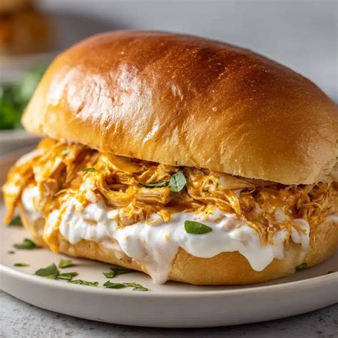 Easy Crockpot Shredded Buffalo Chicken Sandwiches - Flavorful Slow ...