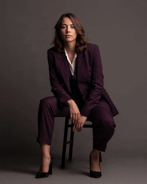 White Business Suit 的图像结果