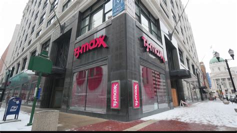 What Time Tj Maxx Closed