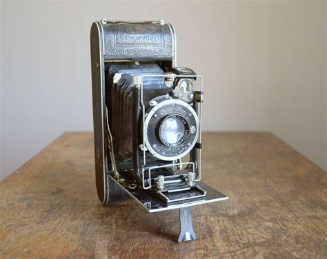 Vintage Camera .. Rare 1920s Zeiss Ikon Cocarette Folding