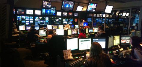 Local News Reporters 的图像结果