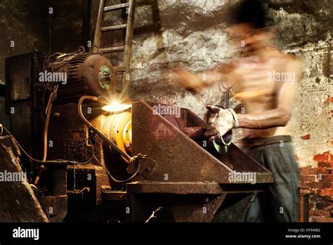 Machine Workers 的图像结果