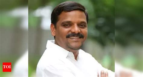 Telangana Cong to issue show cause notice to MLC Teenmar Mallanna for ...