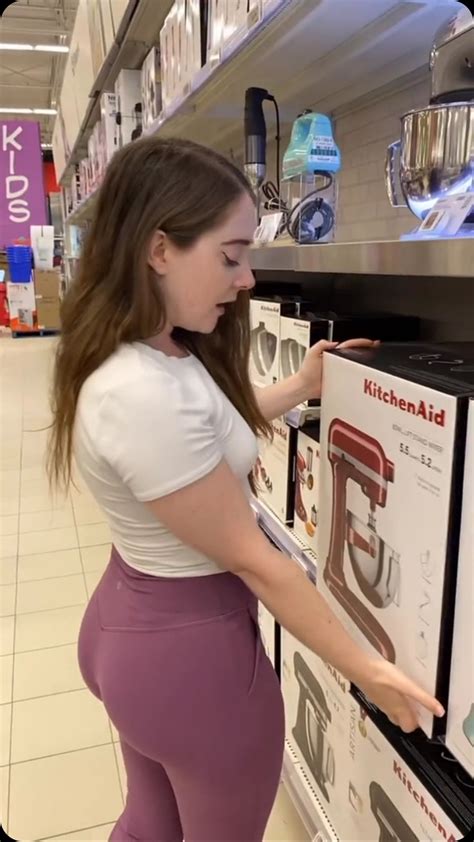 Renee Winter (@imredheadwinter) • Instagram photos and videos