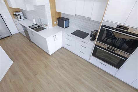Natural Oak Vinyl Plank - Homely Flooring
