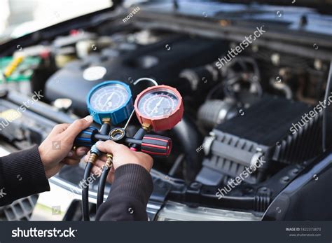2,290 Ac Mechanic Images, Stock Photos & Vectors | Shutterstock