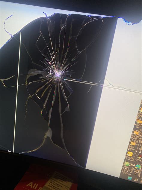 My Acer Nitro EI491CRPbmiiipx screen cracked - Acer Community