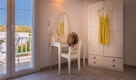 AEOLIS HOTEL (Adamantas) - Hotel Reviews, Photos, Rate Comparison ...