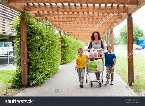 Go to the Supermarket Cartoon 的图像结果