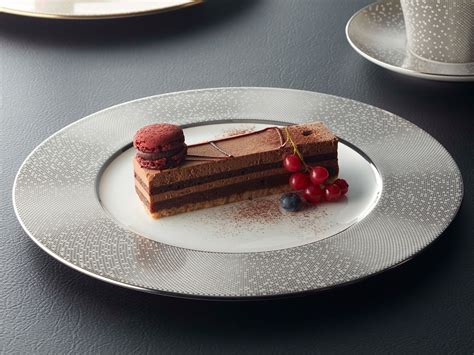 Master Dinner Plate Types: Shapes, Materials, Occasions, and More ...