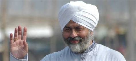 Nirankari mission leader Baba Hardev Singh dies in car accident in Canada