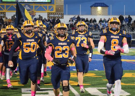 Prep football roundup: Beal City, Mt. Pleasant stay unbeaten, Clare ...