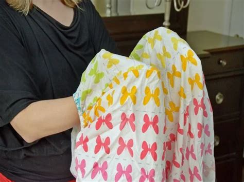 How to Fold Fitted Sheets | HGTV