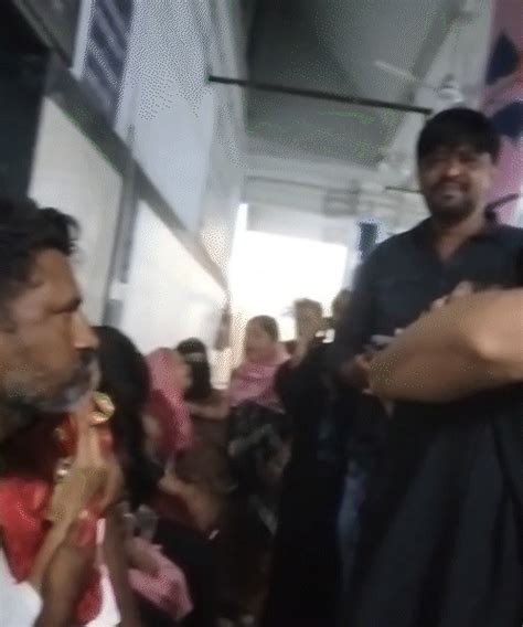 Surat Father-Son Stabbed Resolving Childrens Dispute; Father Fighting ...