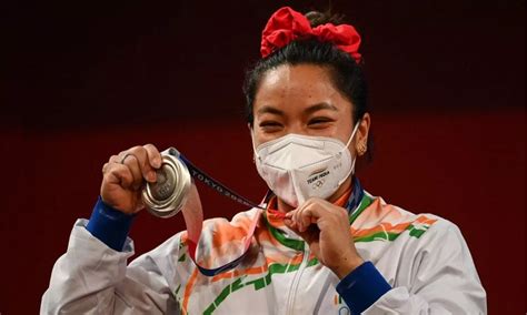 10 Photos of Mirabai Chanu from her historic win at Tokyo Olympics