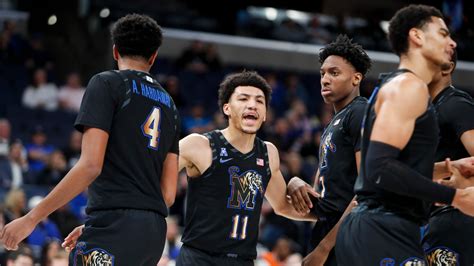 Memphis basketball score updates vs FAU in AAC game