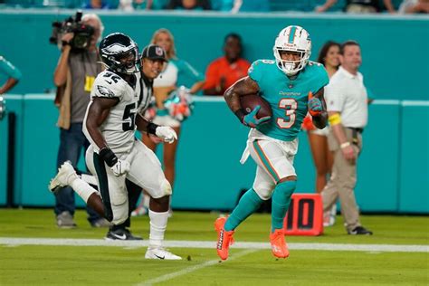 Eagles linebacker Davion Taylor after his release: ‘I need to look in ...
