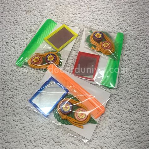 Small Mirror and Comb with Sumangali Set - 20 Nos Pack - RG1 – Decor Duniya