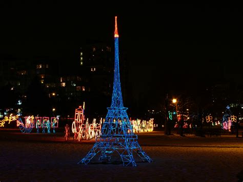 The Eight Best Places to See Holiday Lights in Ontario - Life In Pleasantville