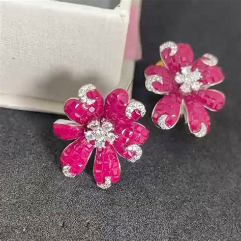 Flower Shape Small Size Studs – Neeshi Jewwlls