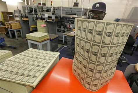 中国首富手握两大“印钞机”