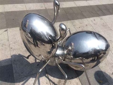 不锈钢雕塑蚂蚁，镜面蚂蚁雕塑 - 知乎