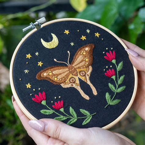 From Craft To Keepsake: Making Meaningful Embroidery Art For Your Home - Jorge Sierra Fotografia