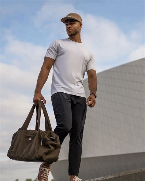 Best Travel Clothes For Men For Wherever You Go in 2024 - RanaBeauty