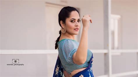 Anchor Anasuya : పూల చీరలో పిచ్చెక్కించిన యాంకర్ అనసూయ.. వావ్ ...