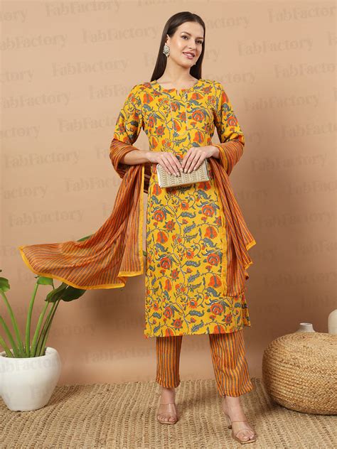 Ethnic Wear - Buy Indian Ethnic Wear for Women - The Fab Factory