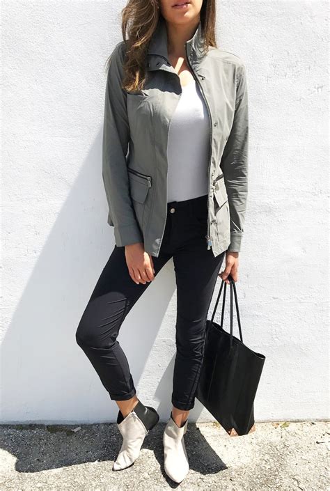 My Travel Capsule Wardrobe: Best Wrinkle Free Travel Clothes for Women ...